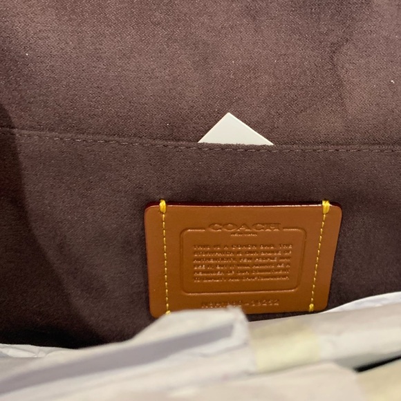 COACH Turnlock Clutch in Embossed Leather - Picture 2 of 5